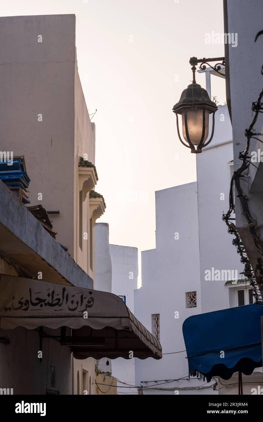 Silhouetten von Gebäuden, Asilah, marokko, afrika. Stockfoto