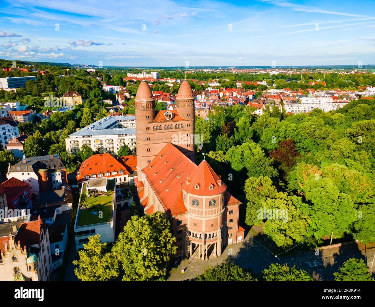 Pauluskirche oder St. Paul Kirche Luftpanorama in Ulm, Deutschland Stockfoto