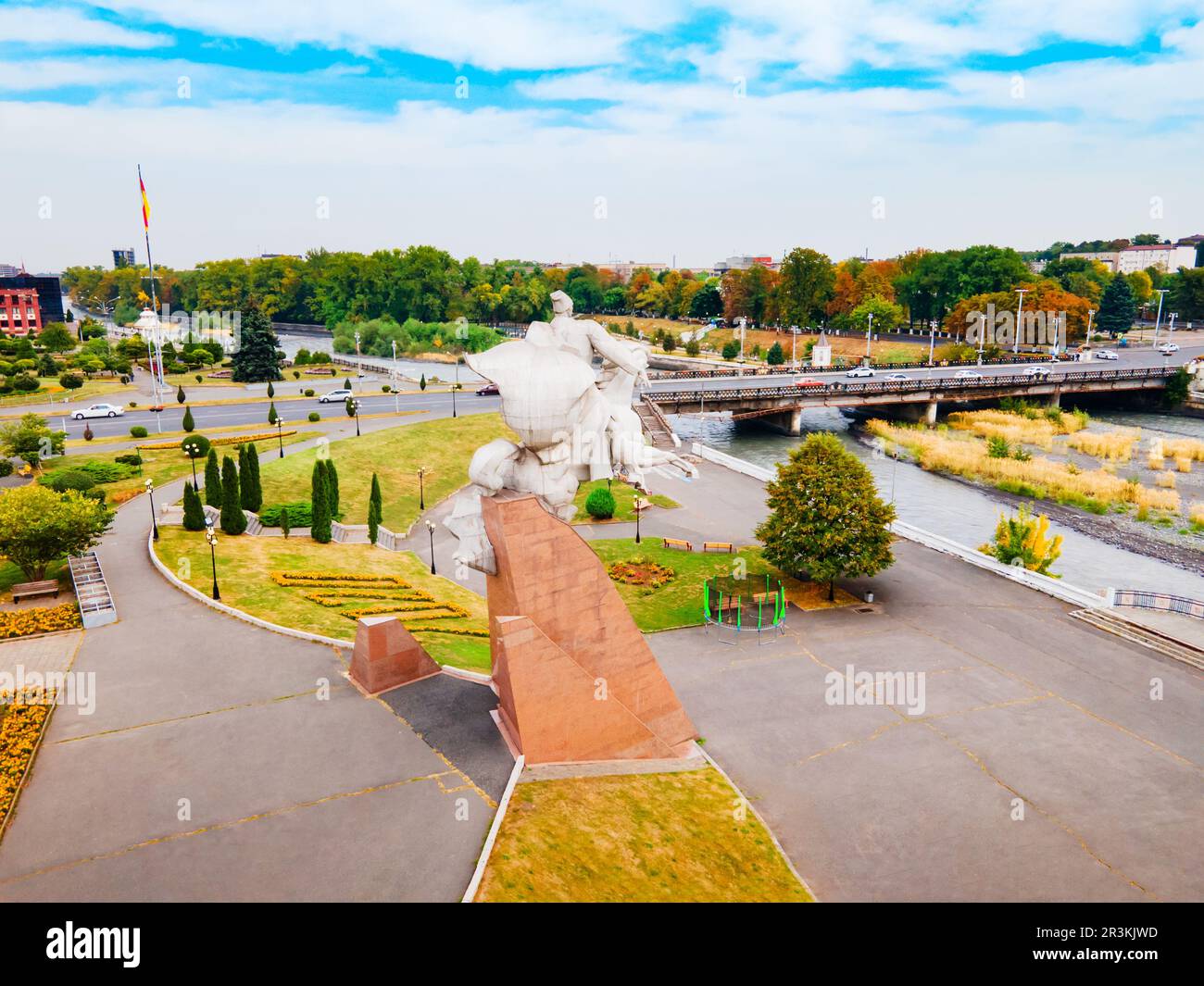 Wladikawkaz, Russland - 26. September 2020: Denkmal für den Armeegeneral und sowjetischen Militärkommandanten Issa Plijew oder Pliev in Wladikawkaz Stockfoto