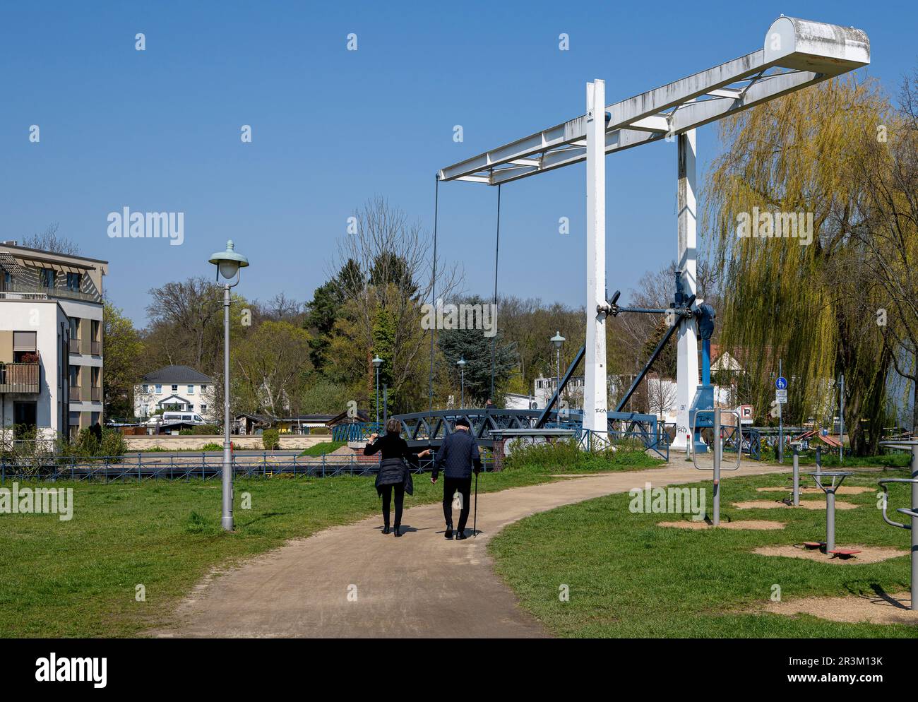 Mühlensteg Bascule Bridge Am Hafen Von Tegel, Berlin Tegel, Deutschland Stockfoto