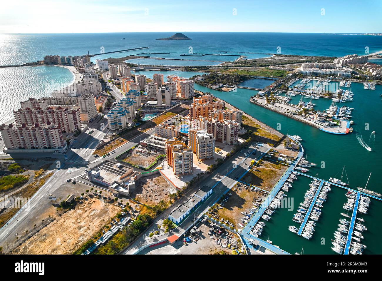 Yachthafen in der spanischen Stadt La Manga del Mar Menor. Murcia. Spanien Stockfoto