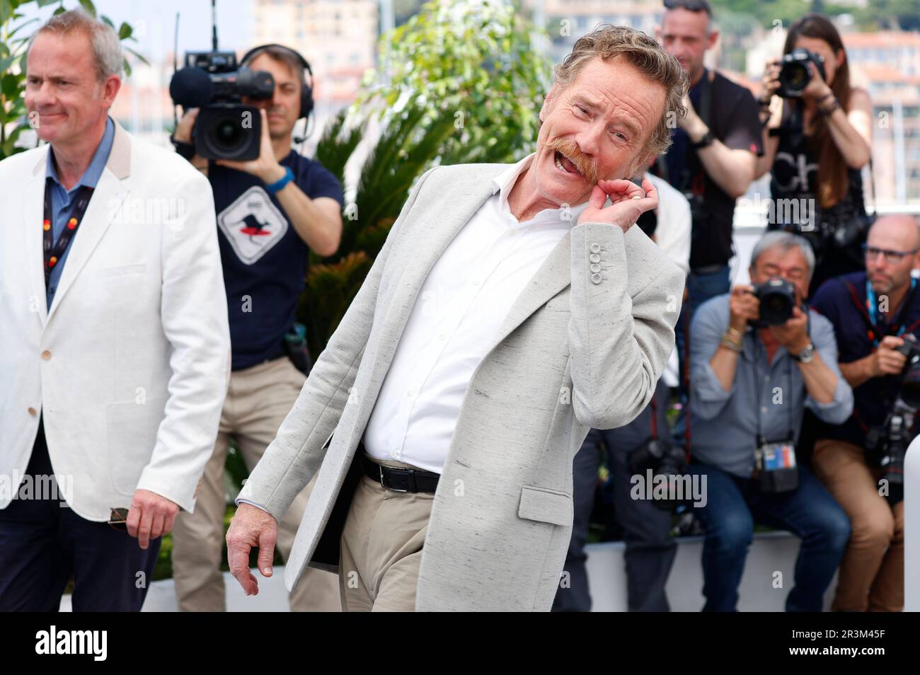 Bryan Cranston beim Photocall zum Kinofilm 'Asteroid City' auf dem Festival de Cannes 2023 / 76. Internationale Filmfestspiele von Cannes am Palais des Festivals. Cannes, 24.05.2023 Stockfoto
