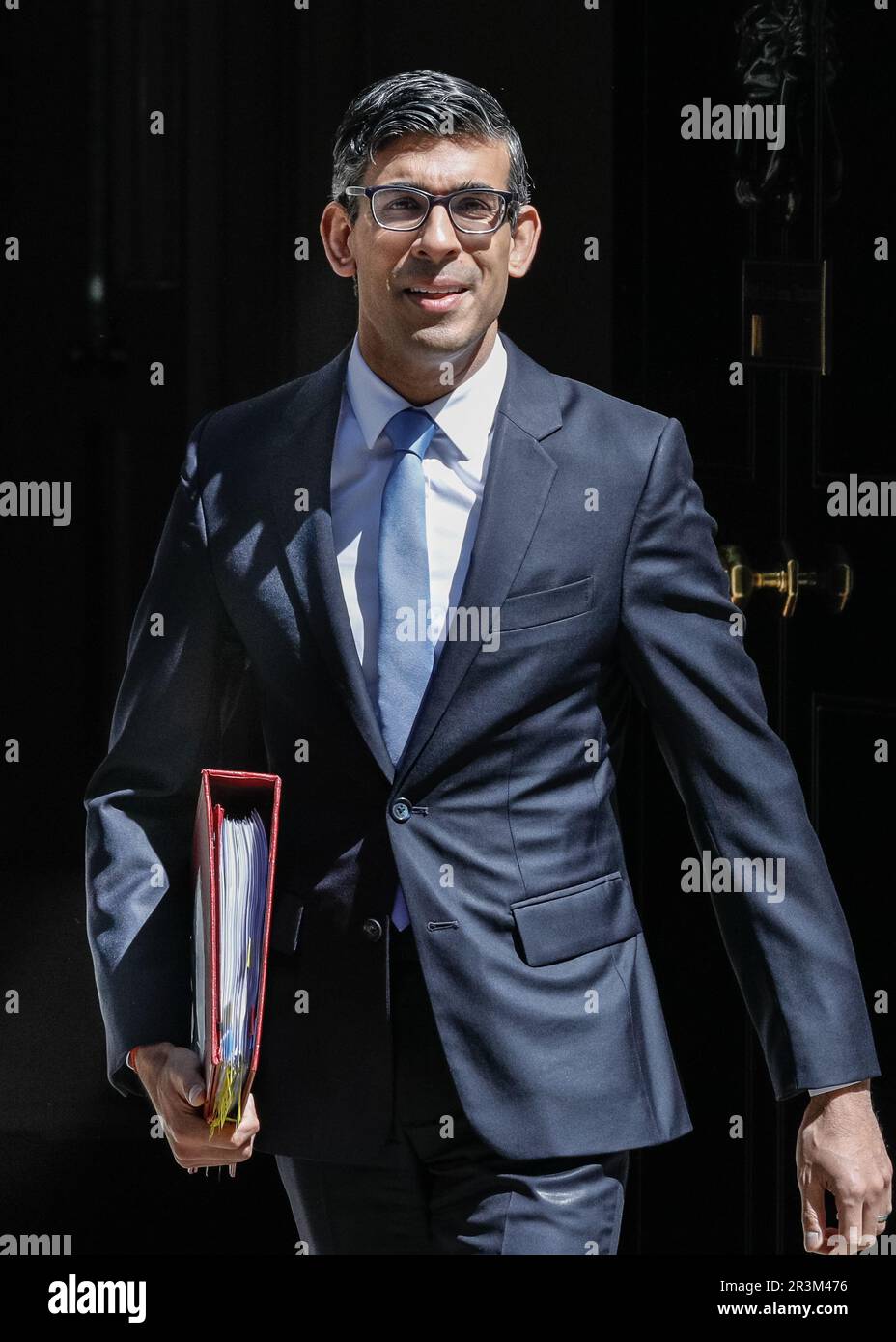 London, Großbritannien. 24. Mai 2023. Der britische Premierminister Rishi Sunak verlässt die Downing Street 10 für Fragen des Premierministers. Kredit: Imageplotter/Alamy Live News Stockfoto