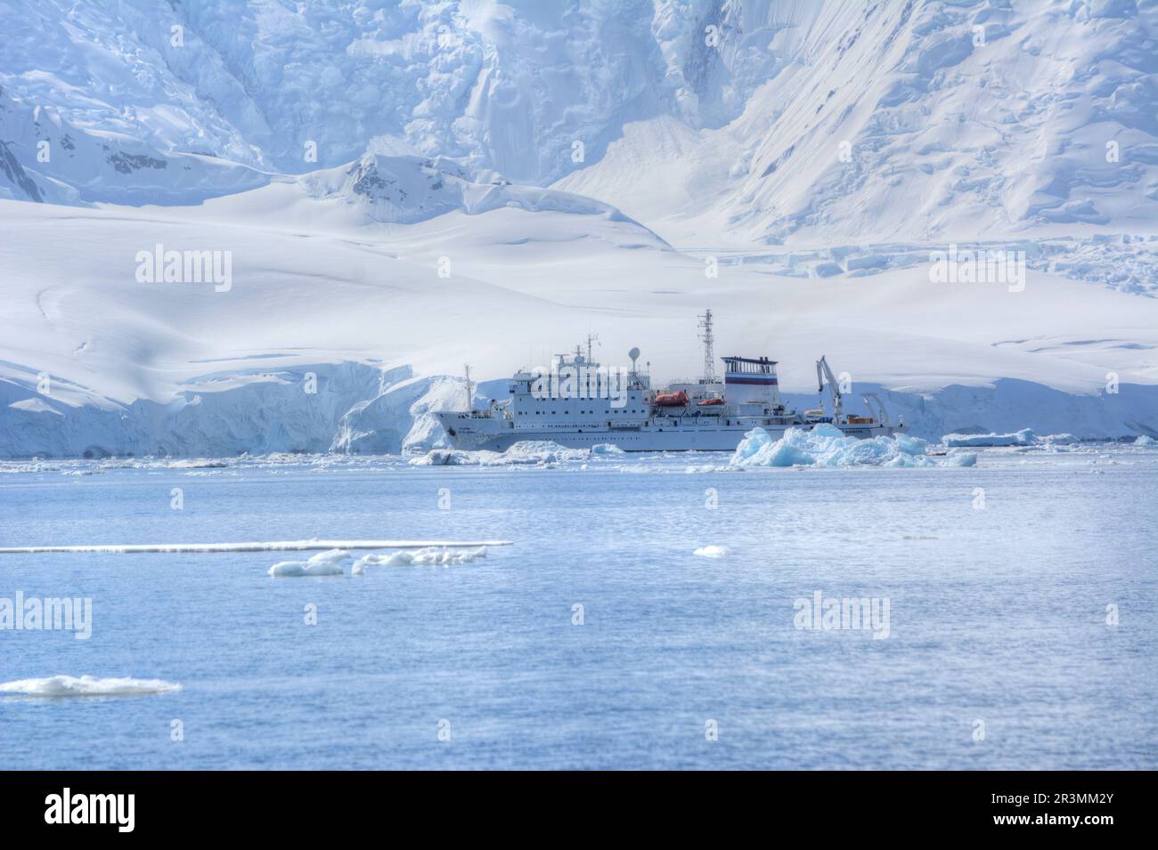 Akademik Sergej Vavilov Schiff auf einer Kreuzfahrt in der Antarktis Stockfoto