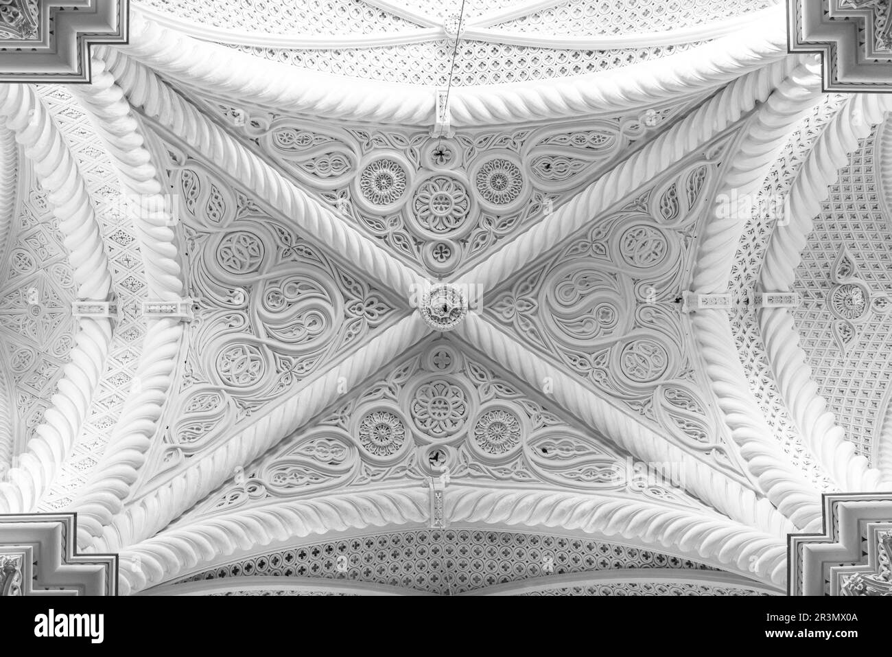 Verzierte Decke im Schiff der Hauptkirche von Erice in Sizilien Stockfoto