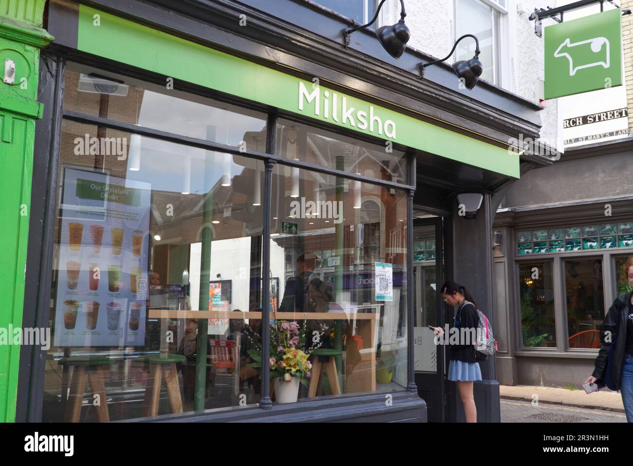 Milksha, eine taiwanesische Marke für Seifenblasentee und Milchshake, hat ihren zweiten Laden in Großbritannien in der Head Street, Colchester, eröffnet. Stockfoto