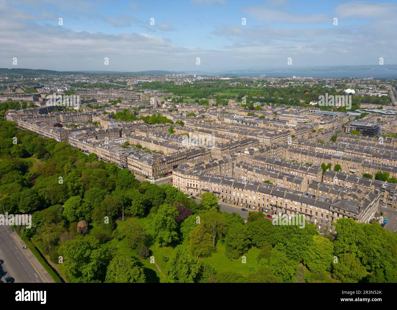 Luftaufnahme von der Drohne der Neustadt in der Heriot Row in Edinburgh, Schottland, Großbritannien Stockfoto