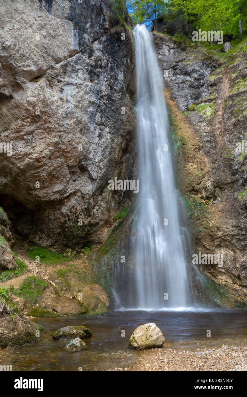 Wasserfall in der Ploetz Klamm-Schlucht am Rettenbach bei Salzburg, Österreich Stockfoto