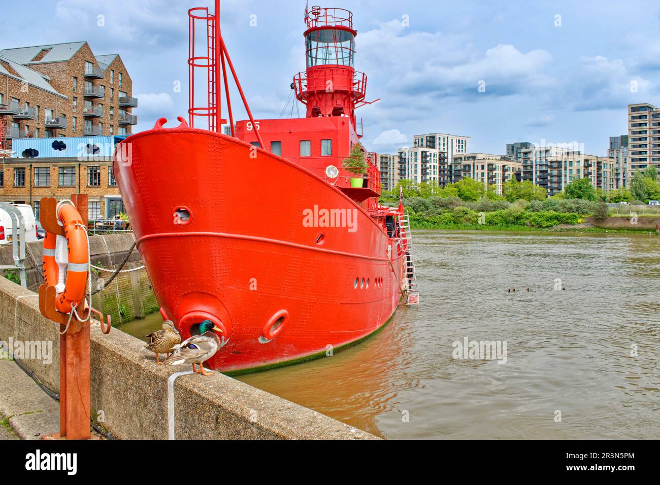 London Trinity Buoy Wharf Leamouth Peninsular Orchard Place Lightship 95 am River Lea am Bow Creek Stockfoto
