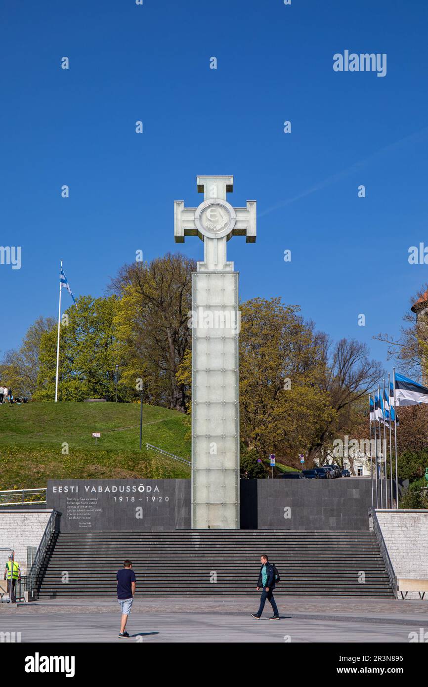 Kreuz der Freiheit und das Denkmal für den Unabhängigkeitskrieg, Vabadussõja võidusammas, am Freiheitsplatz, Vabaduse väljak, in Tallinn, Estland Stockfoto