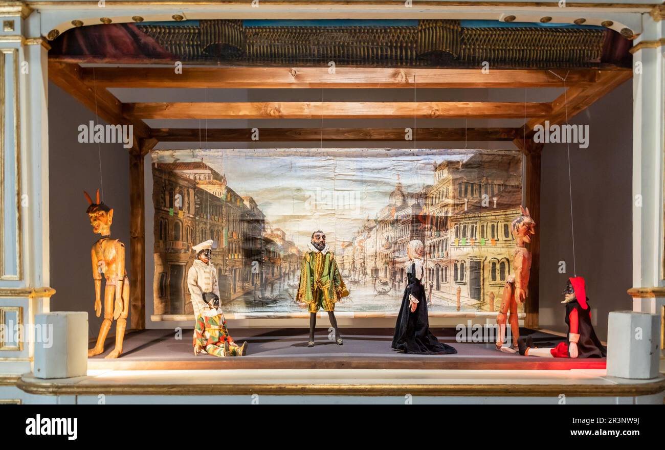 Vintage Puppentheater aus Holz. Alte historische Marionetten. Stockfoto