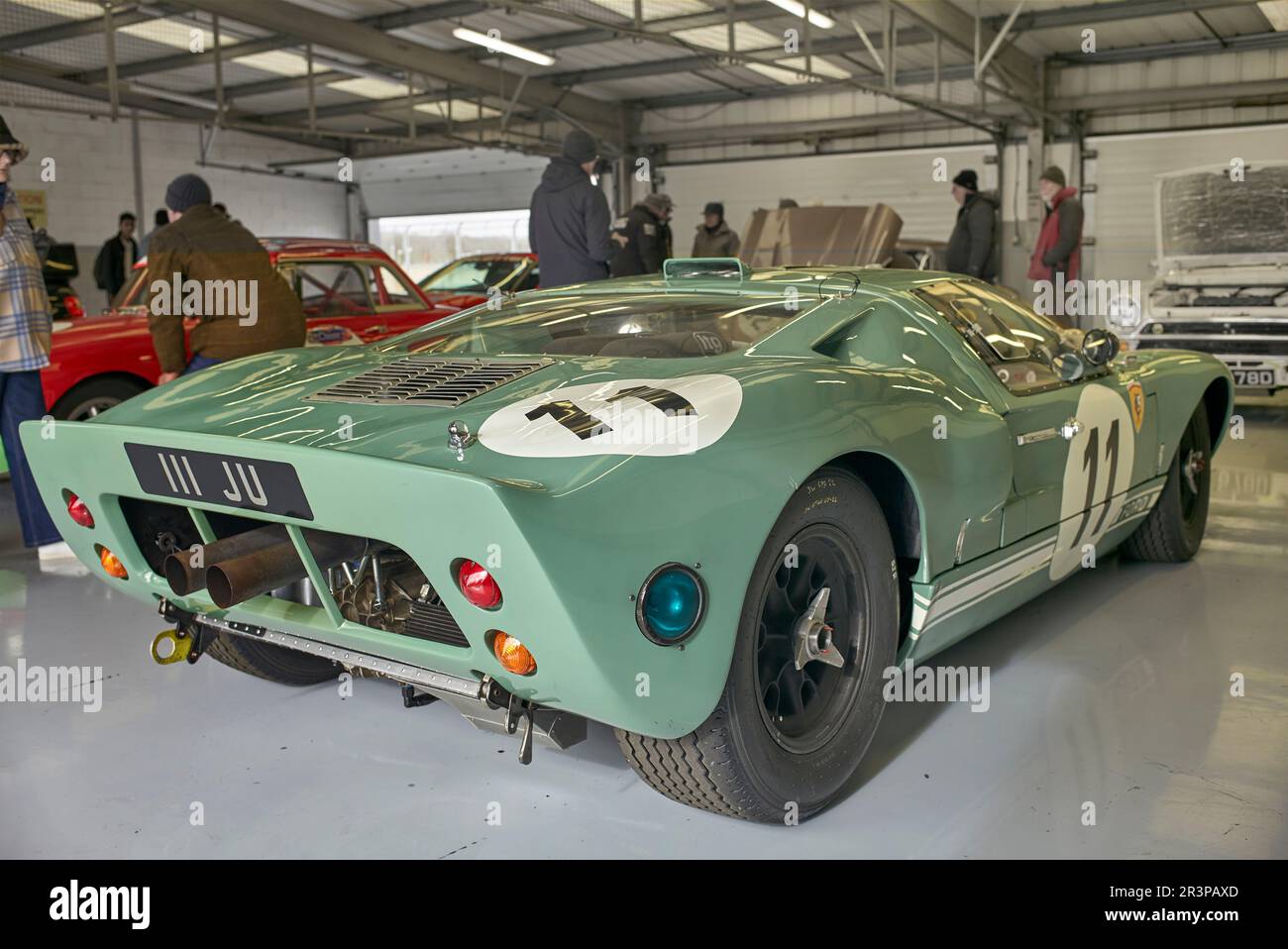 Ford GT40 mk.1, 1965 USA legendärer Rennwagen. 2023 VSCC Pomeroy Trophy Classic Cars Silverstone Circuit England Großbritannien. Legendärer legendärer Rennwagen. Stockfoto