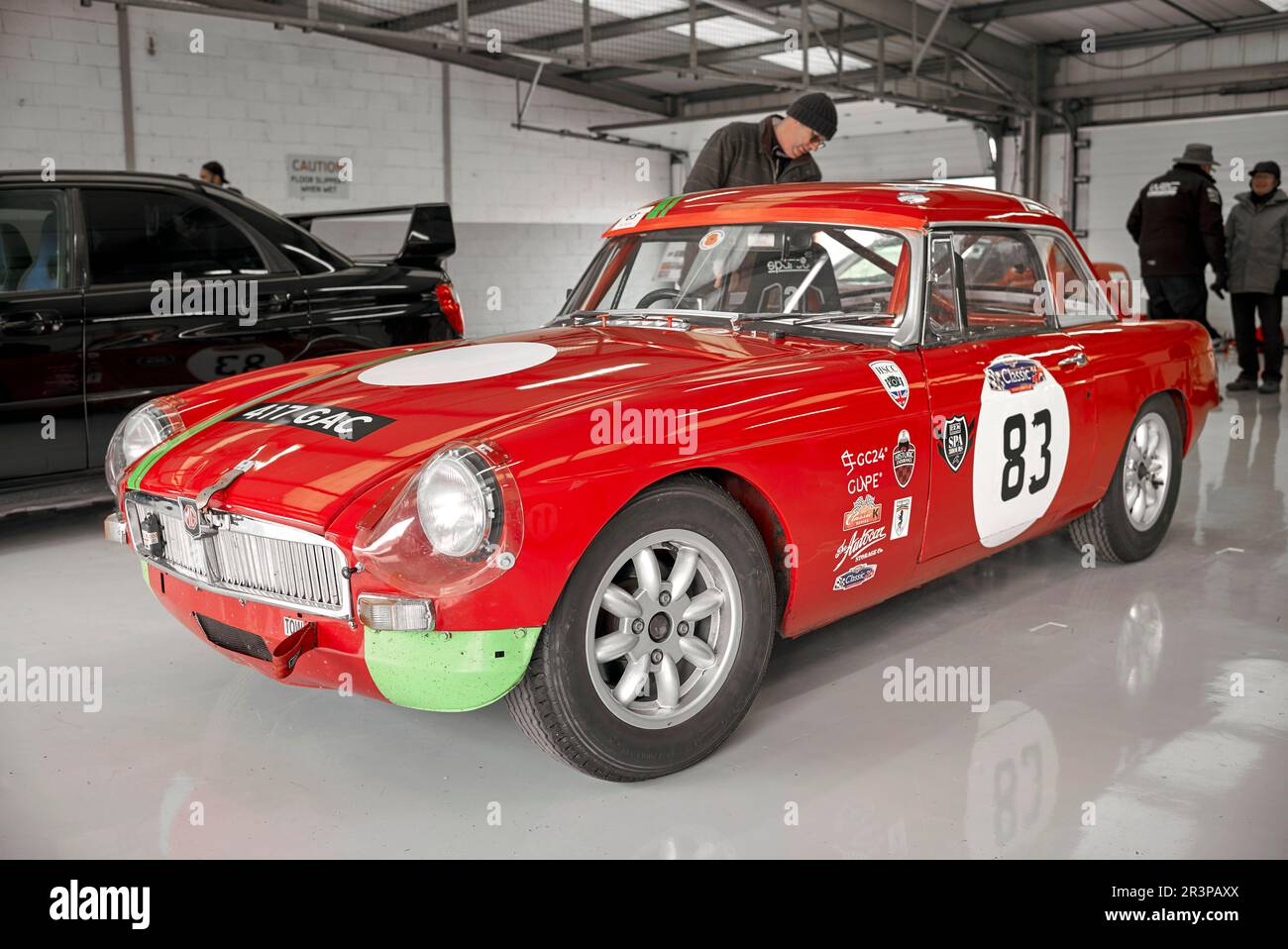MGB GT 1963 Oldtimer, England, Großbritannien, 2023 VSCC Pomeroy Trophy Classic Cars Silverstone Circuit England Stockfoto