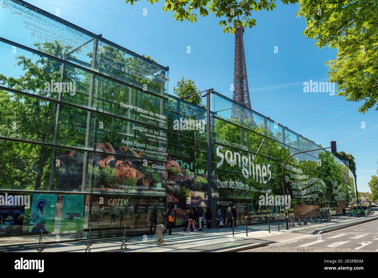 Eintritt zum Quai Branly Jacques Chirac Museum in Paris Stockfoto