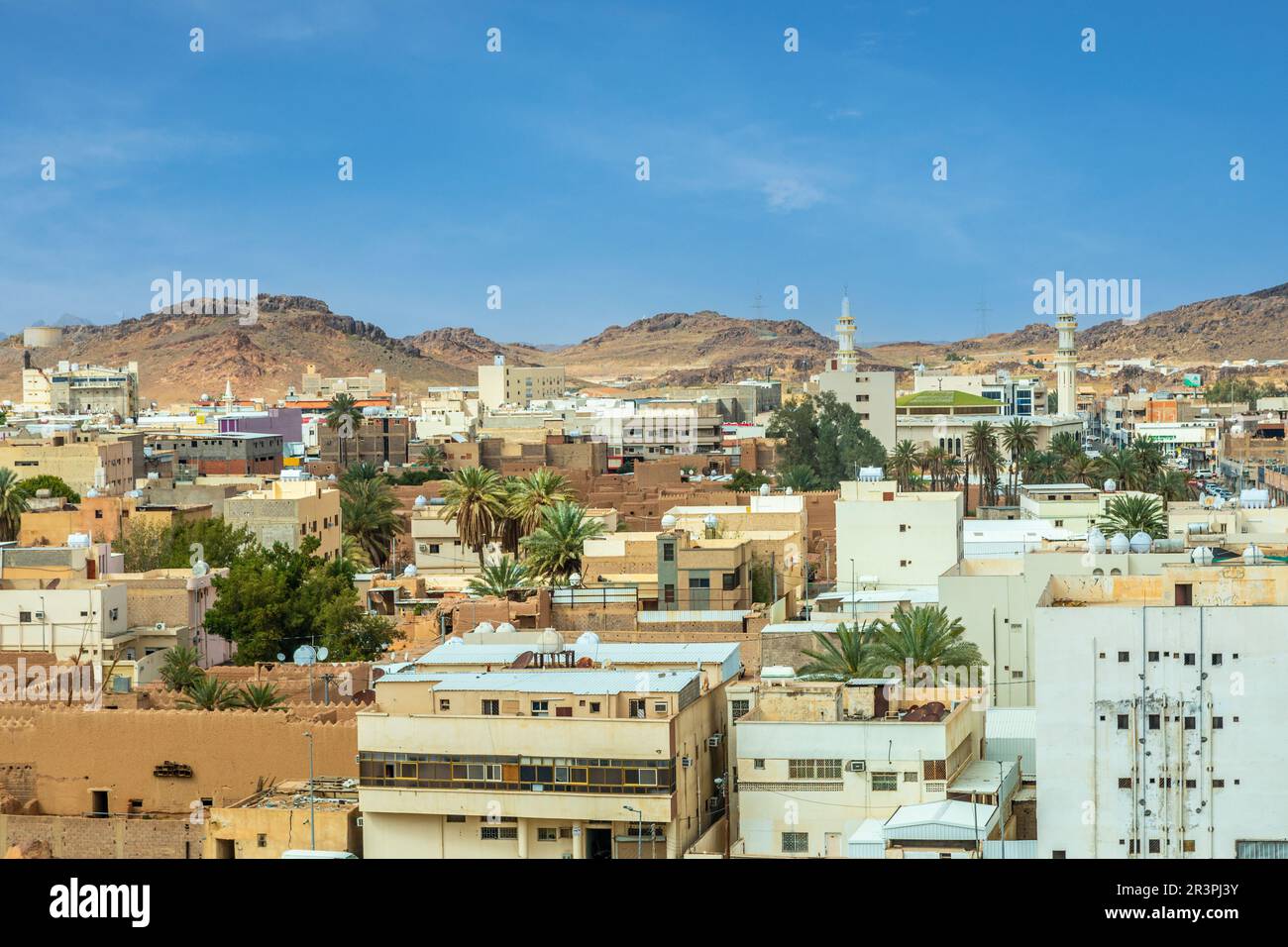 Hail City mit Bergen im Hintergrund, Hail, Saudi-Arabien Stockfoto