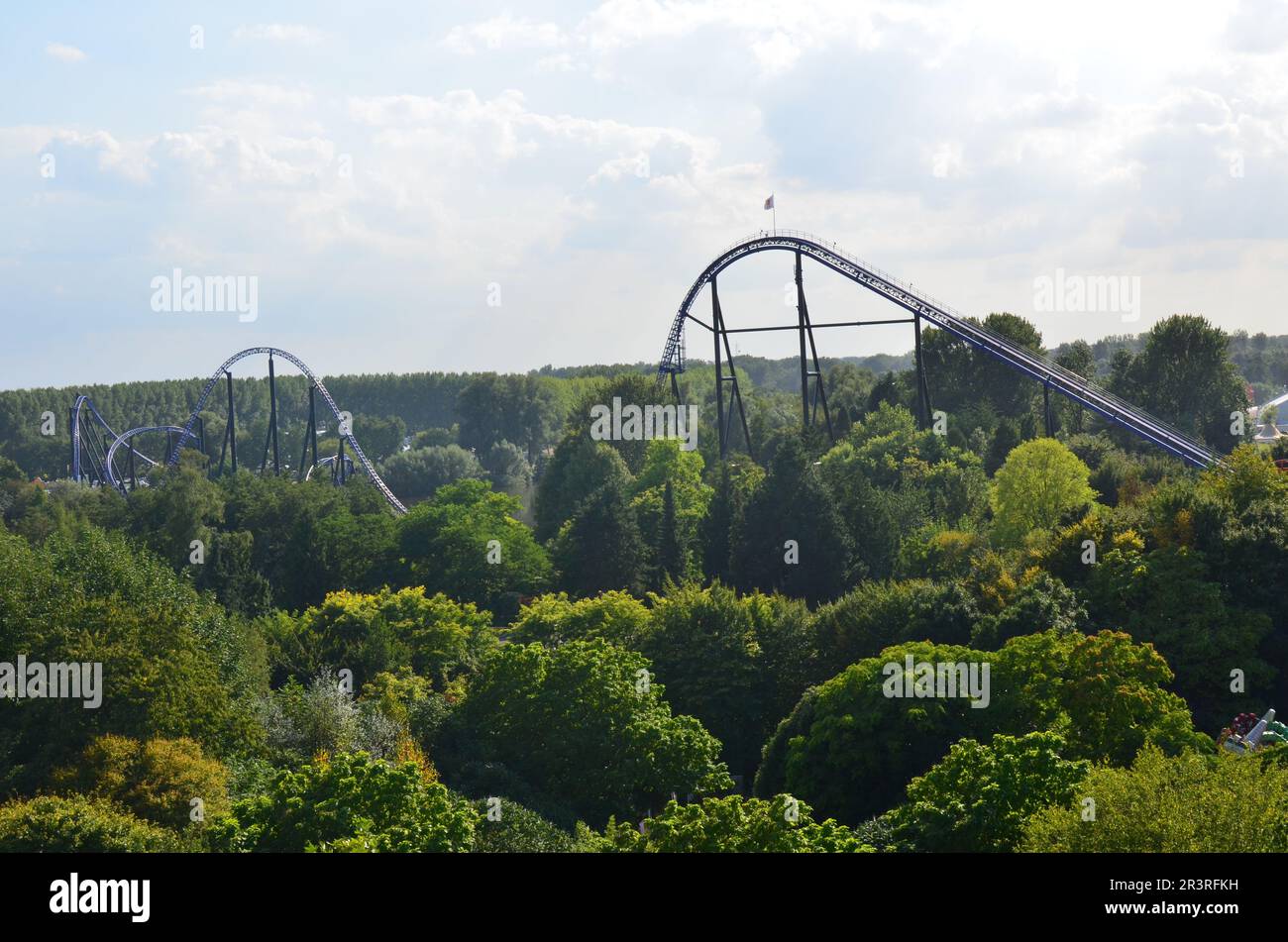 Amsterdam, Niederlande - 8. August 2022: Der Walibi Holland-Vergnügungspark aus der Vogelperspektive Stockfoto