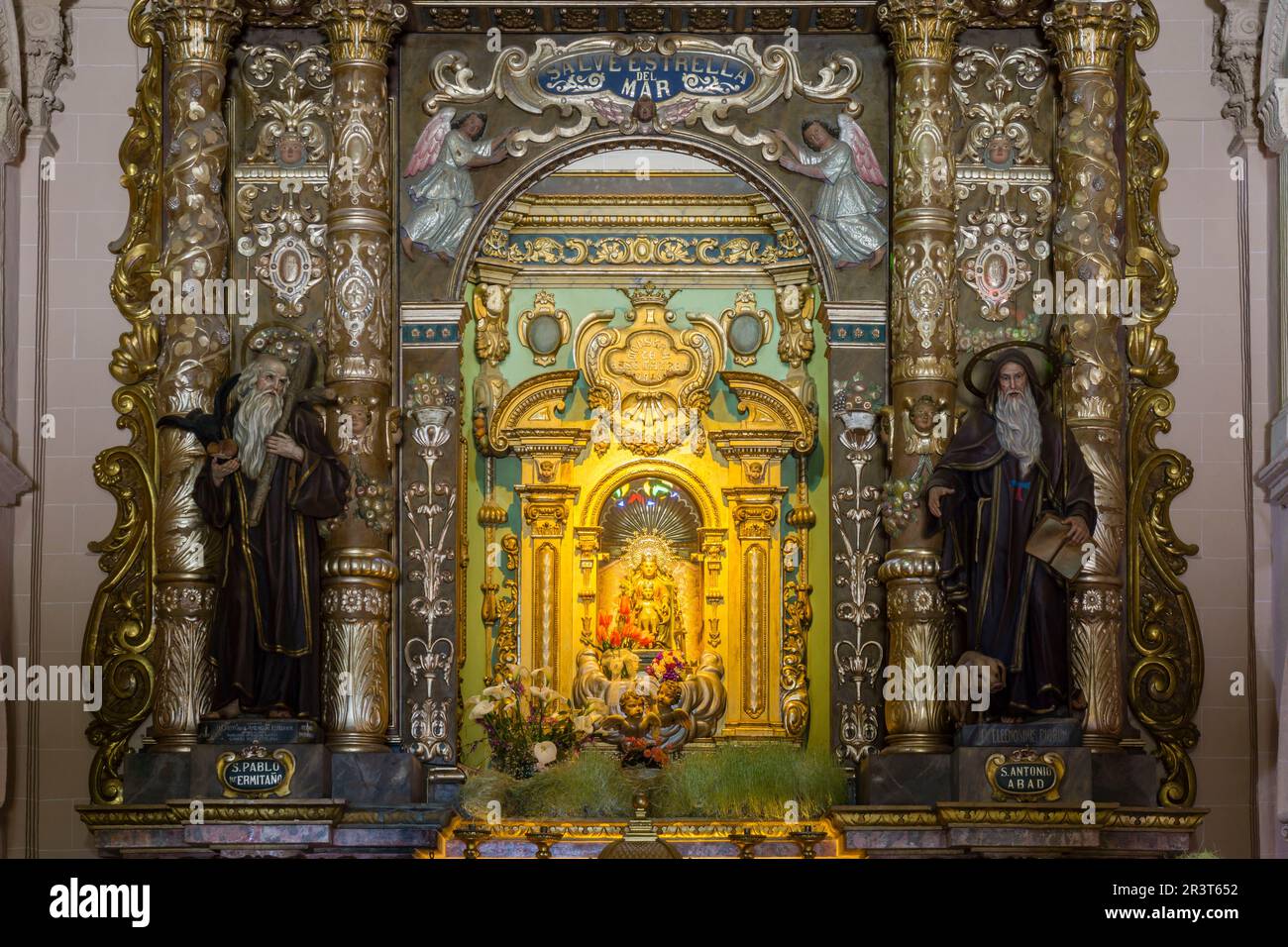 Mare de Déu de Bonany, una Talla de Madera que la tradición atribuye a la época mittelalterlich, sentada en una Silla con el Niño Jesús sobre las rodillas, Ermita de Bonany, siglo XVII, Petra, Mallorca, Balearen, Spanien, Europa. Stockfoto