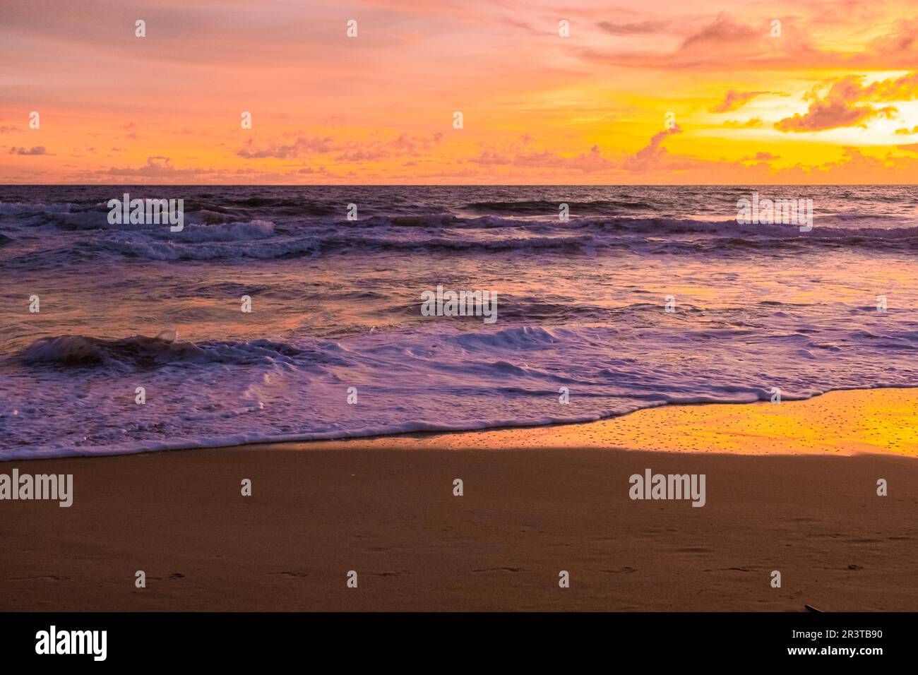 Railay Beach Krabi Thailand, tropischer Strand am Susnet Stockfoto