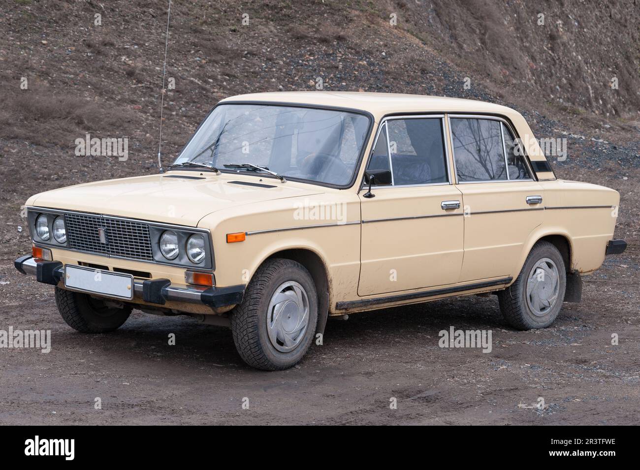 Sowjetische mittlere Familienauto, 4-türige Limousine, VAZ-2106 Stockfoto