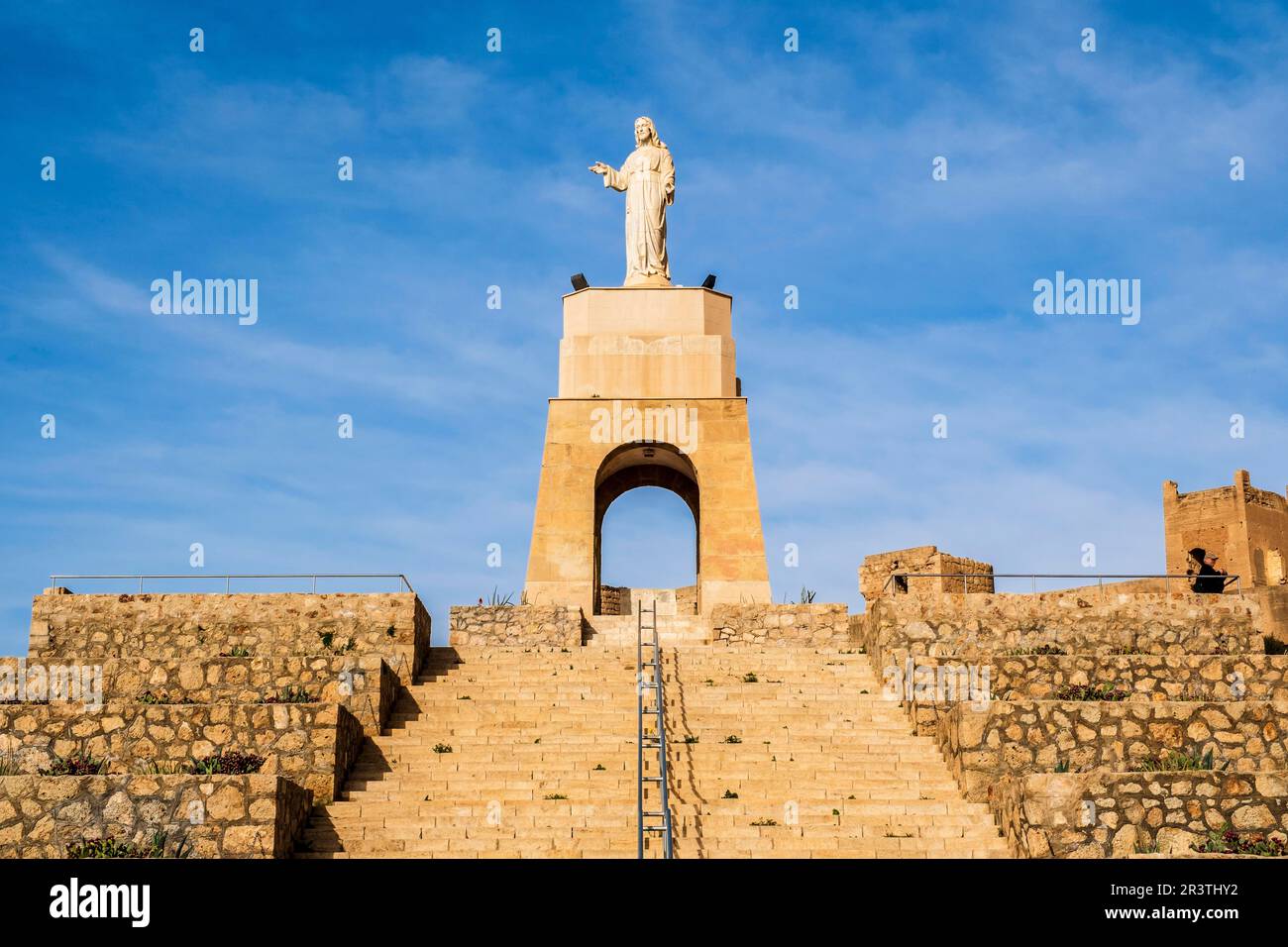 Almeria, Spanien - Dezember 31. 2022: Herrlicher Blick auf cerro San Cristobal, Almeria, andalusien, Spanien Stockfoto