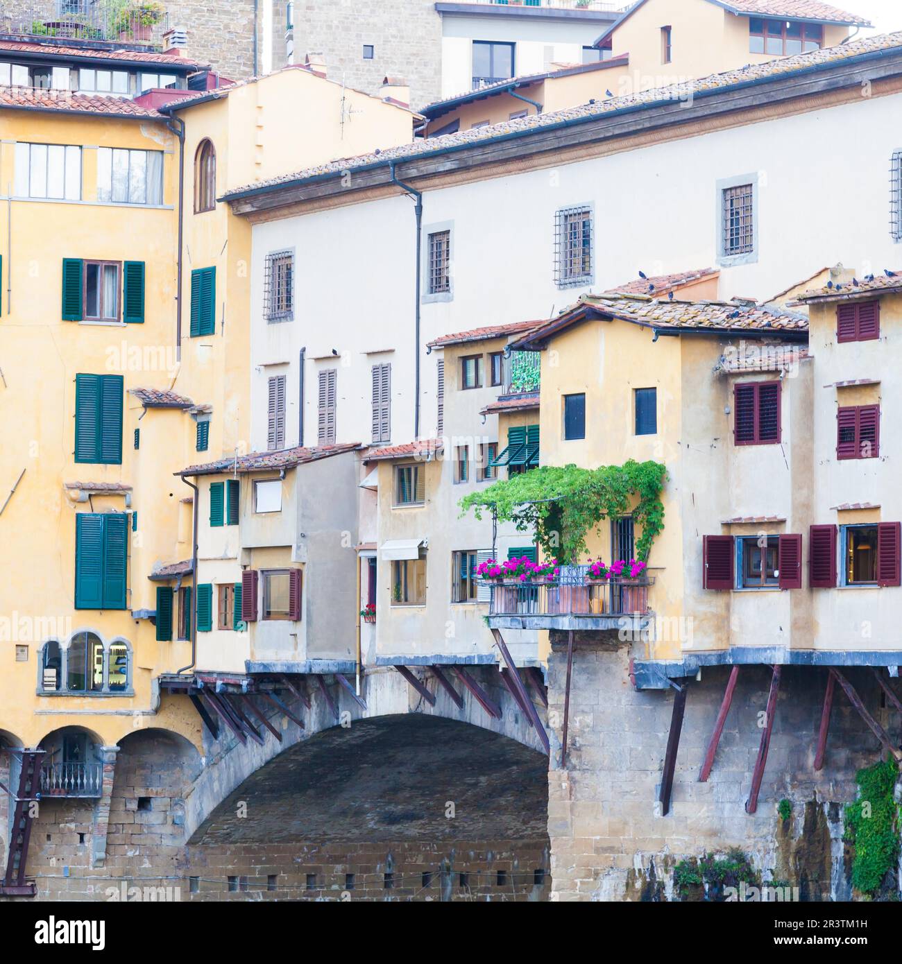 Detail von dem berühmten Wahrzeichen Ponte Vecchio in Florenz, Italien Stockfoto