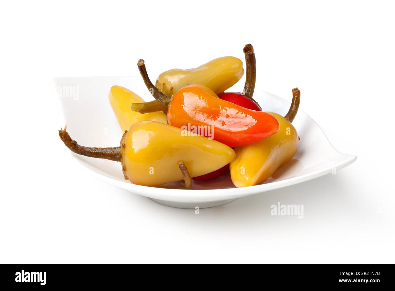 Eingelegter Pfeffer, isoliert auf weiß Stockfoto