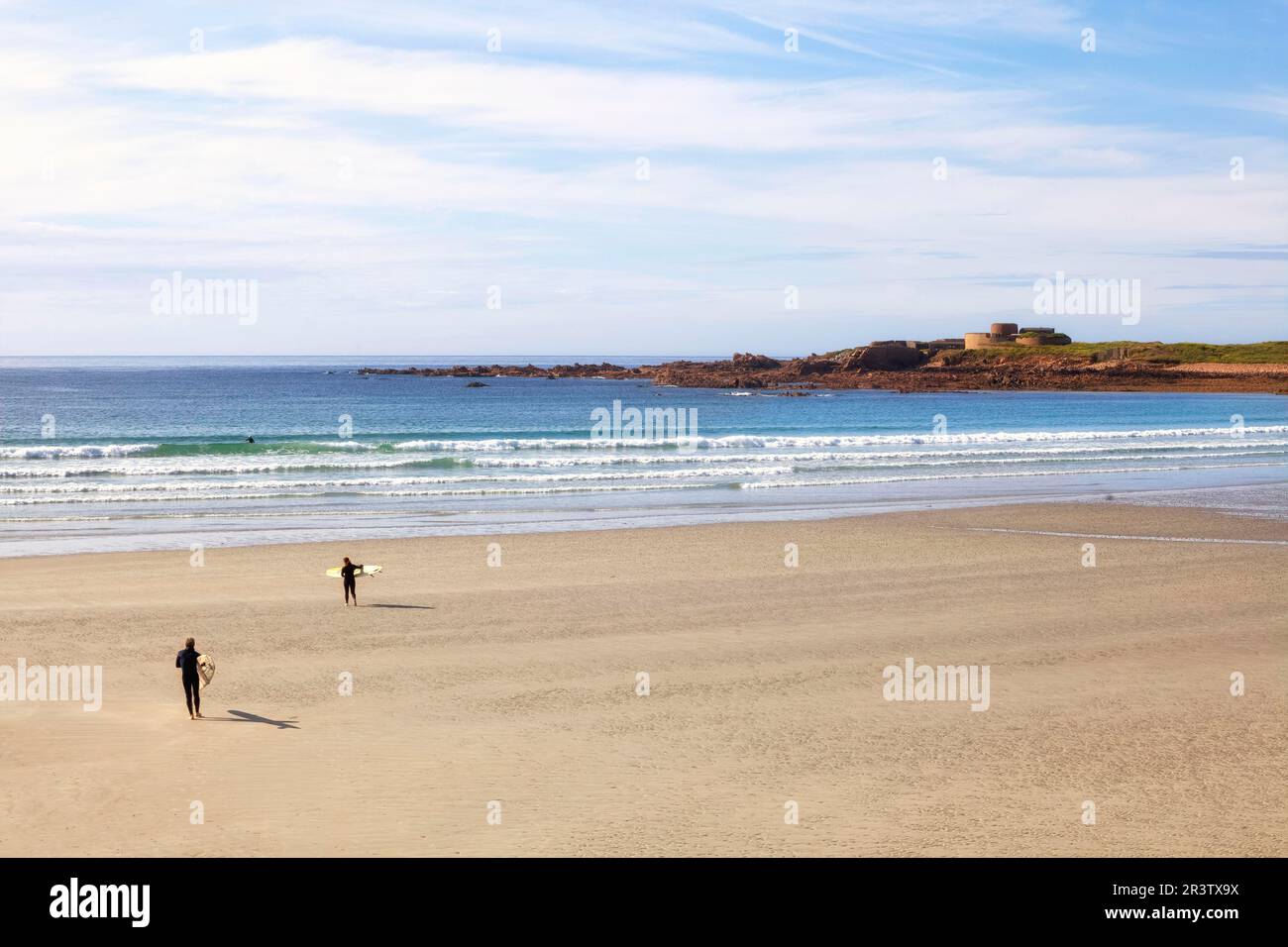 Surfen, Vazon Bay, Guernsey, Großbritannien Stockfoto