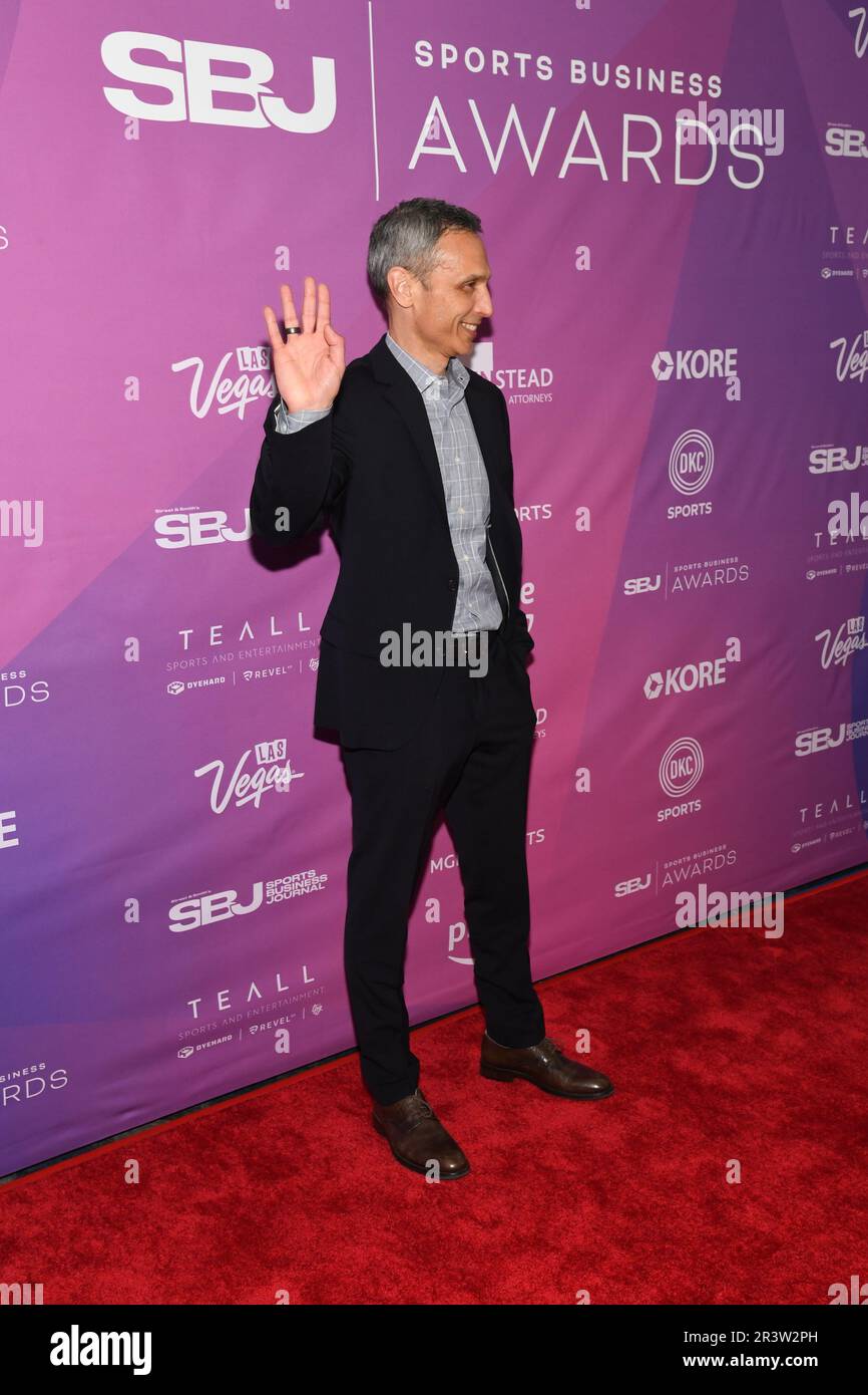 New York, USA. 24. Mai 2023. ESPN-Vorsitzender Jimmy Pitaro auf dem roten Teppich bei den jährlichen Sports Business Awards 16. im Marriott Marquis am Times Square in New York, New York, am 24. Mai 2023. (Foto: Efren Landaos/Sipa USA) Guthaben: SIPA USA/Alamy Live News Stockfoto