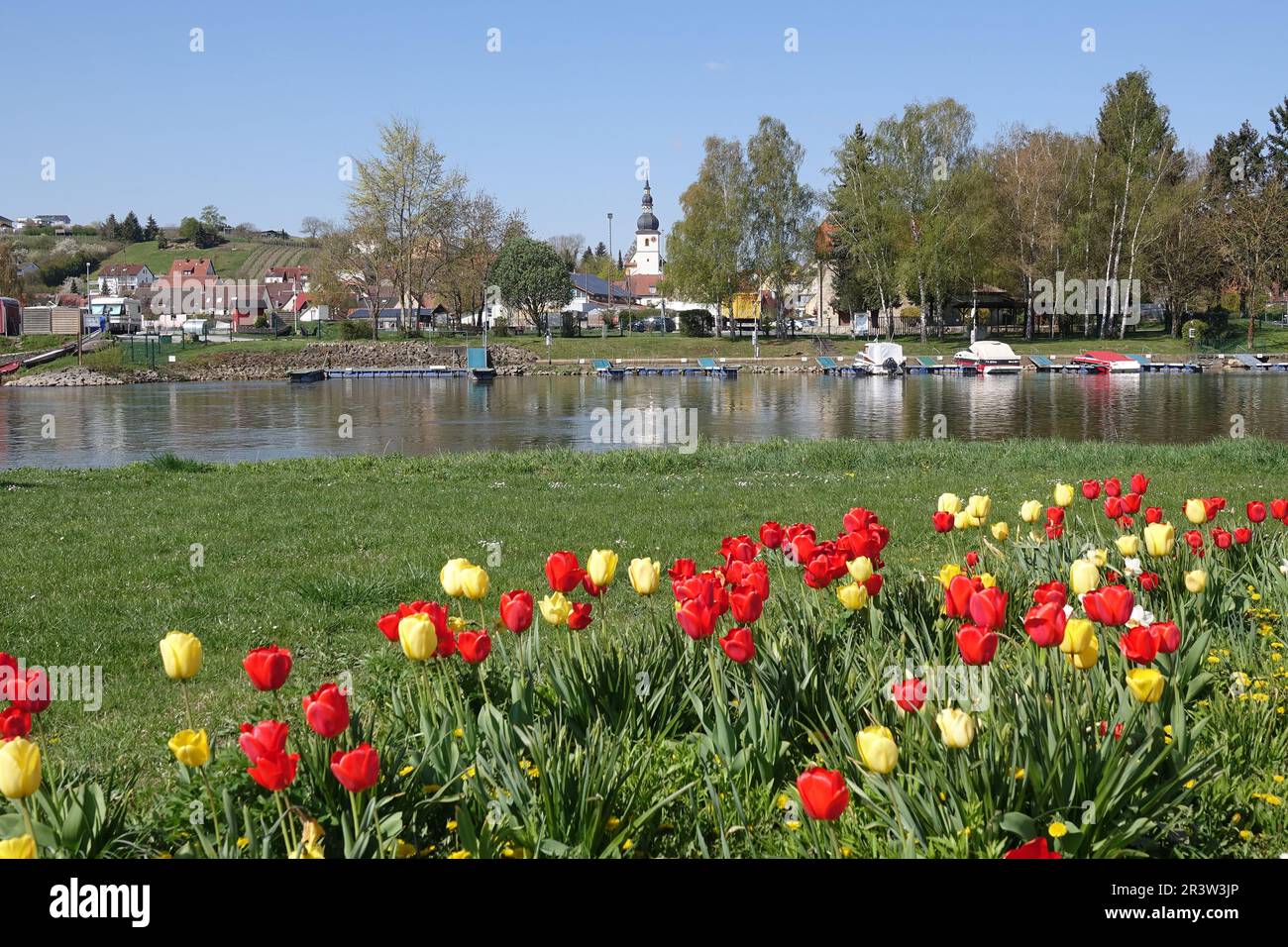 Hauptstraße in der Nähe von Mainstockheim Stockfoto