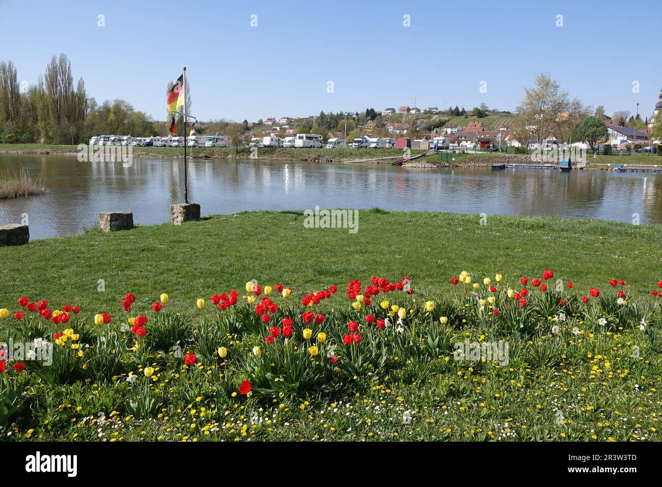 Hauptstraße in der Nähe von Mainstockheim Stockfoto