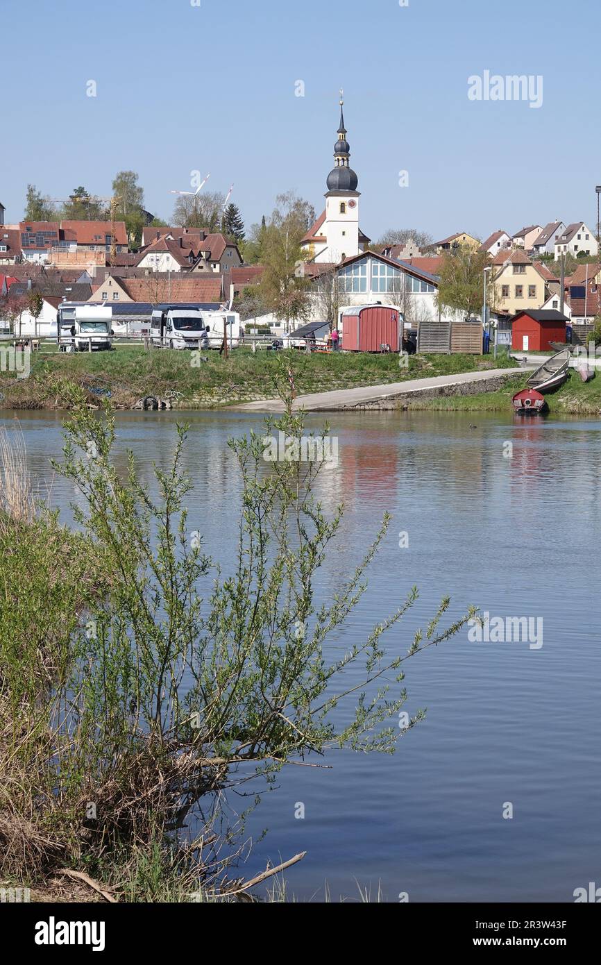 Hauptstraße in der Nähe von Mainstockheim Stockfoto