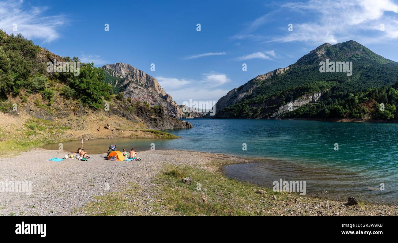 Badende am Strand von Ermita de Santa Justa oder San Clemente Stockfoto