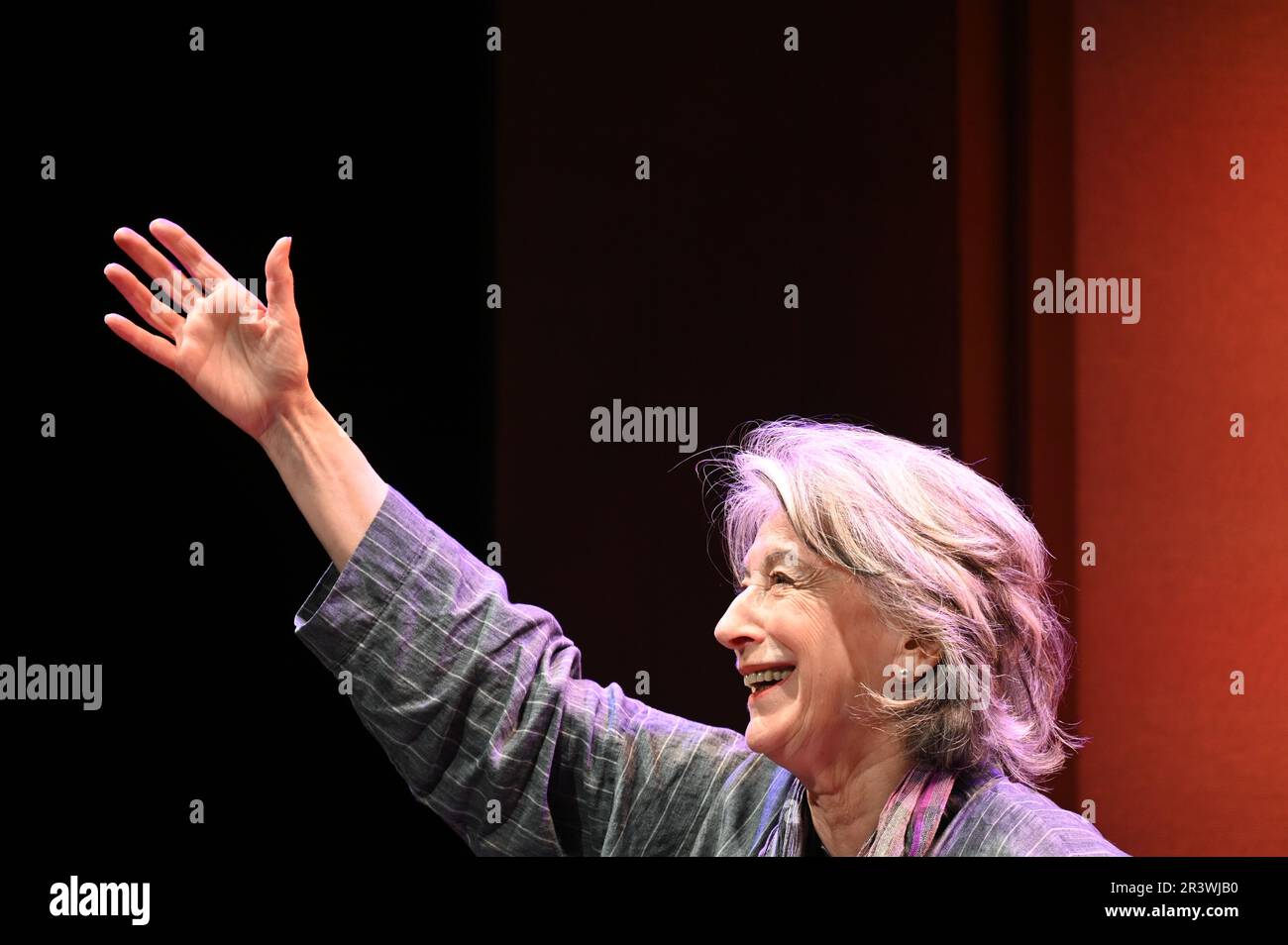 London, Großbritannien. Fotoaufruf für „Rose“ von Martin Sherman mit Maureen Lipman, Ambassadors Theatre, West Street, Covent Garden. Stockfoto