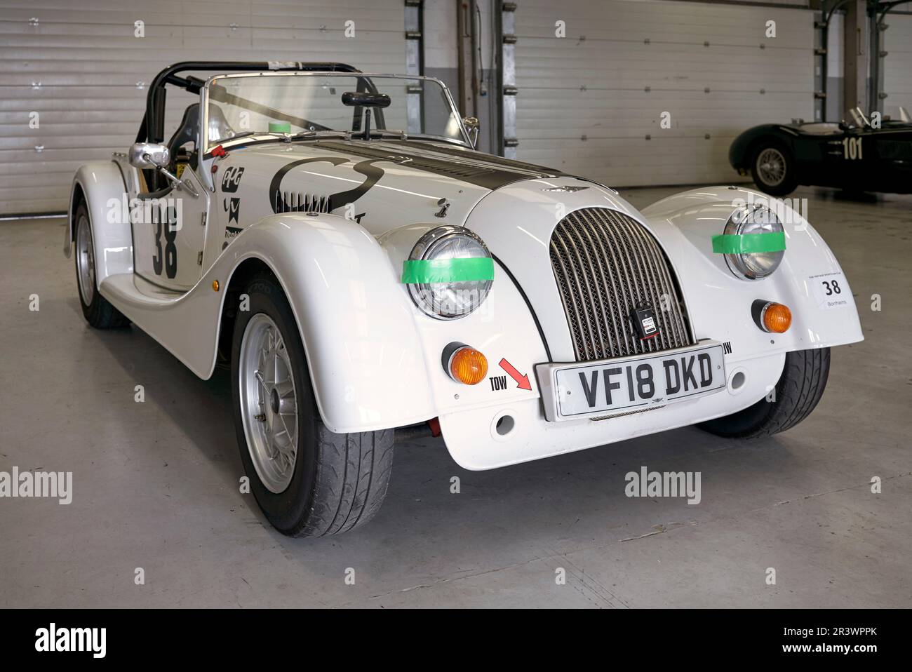 Morgan plus 4 2018 legendäres Vintage-Auto. 2023 VSCC Pomeroy Trophy Classic Cars Silverstone Circuit England Großbritannien Stockfoto