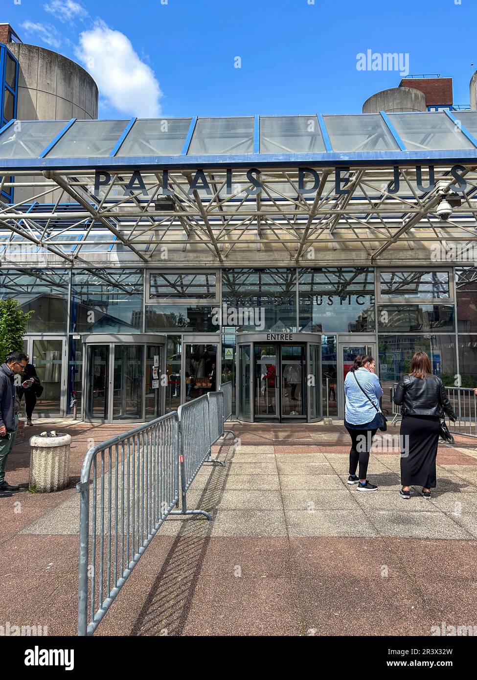 Bobigny, Frankreich, Leute, Draußen, Vordereingang, "Palais de Justice", Gebäude des öffentlichen Gerichtsgebäudes, Tribunal Correctionnel bobigny Stockfoto