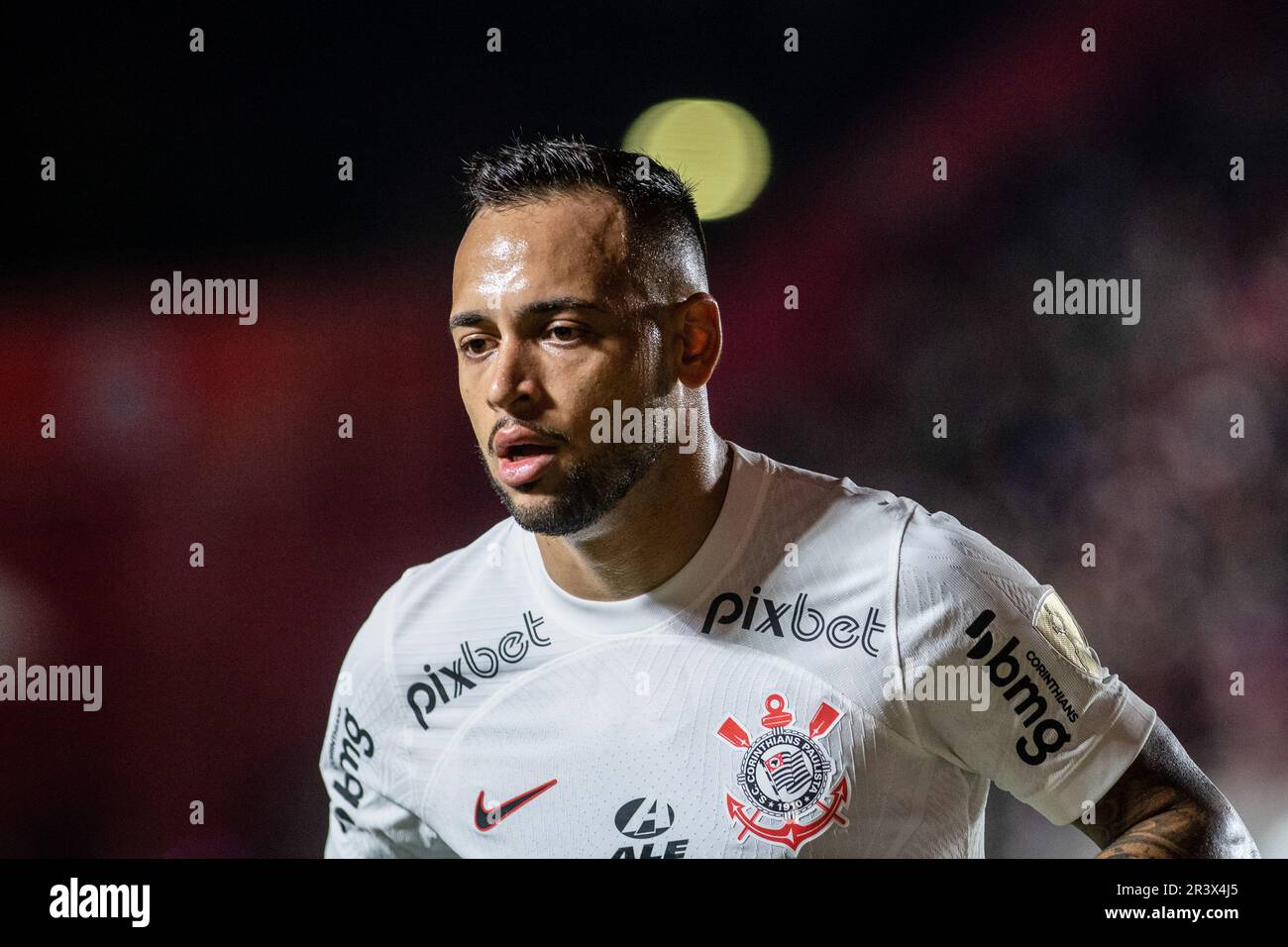 Buenos Aires, Argentinien. 24. Mai 2023. Maycon de Andrade Barberan von Corinthians schaut während des Copa CONMEBOL Libertadores 2023-Spiels der Gruppe E zwischen Argentinos Juniors und Corinthians im Diego Maradona Stadium. Endstand: Argentinos Juniors 0:0 Corinthians Credit: SOPA Images Limited/Alamy Live News Stockfoto