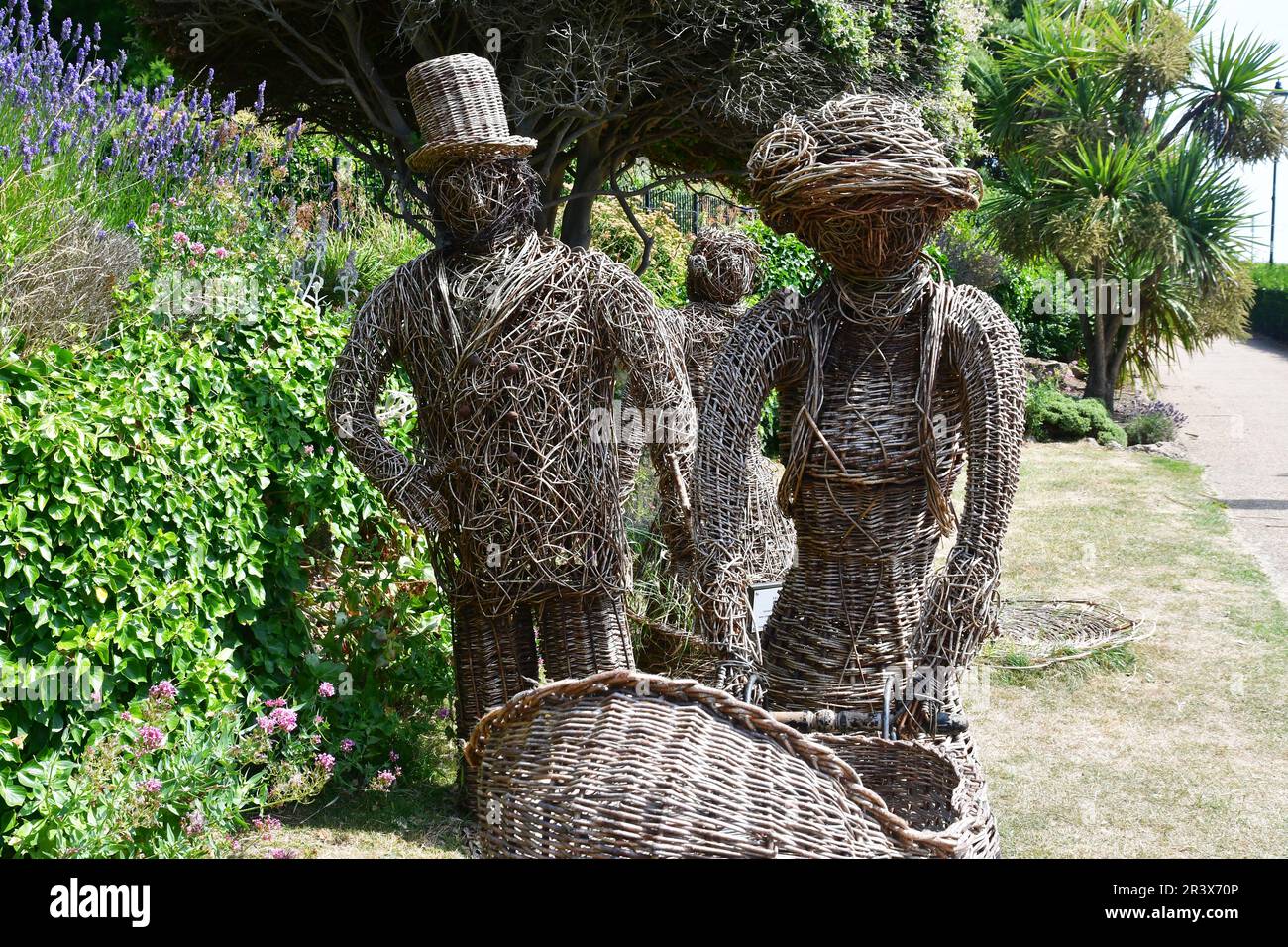Willow Skulptur in Felixstowe Seafront Gardens, Felixstowe, Suffolk, Großbritannien Stockfoto