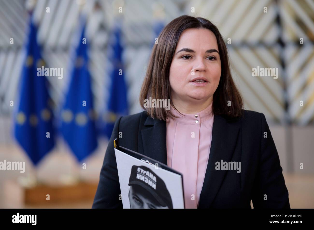 Belgien, Brüssel, 14. November 2022: Sviatlana Tsikhanouskaya, belarussischer politischer Aktivist, Gespräche mit den Medien nach einem Treffen mit ausländischen EU-Bürgern Stockfoto