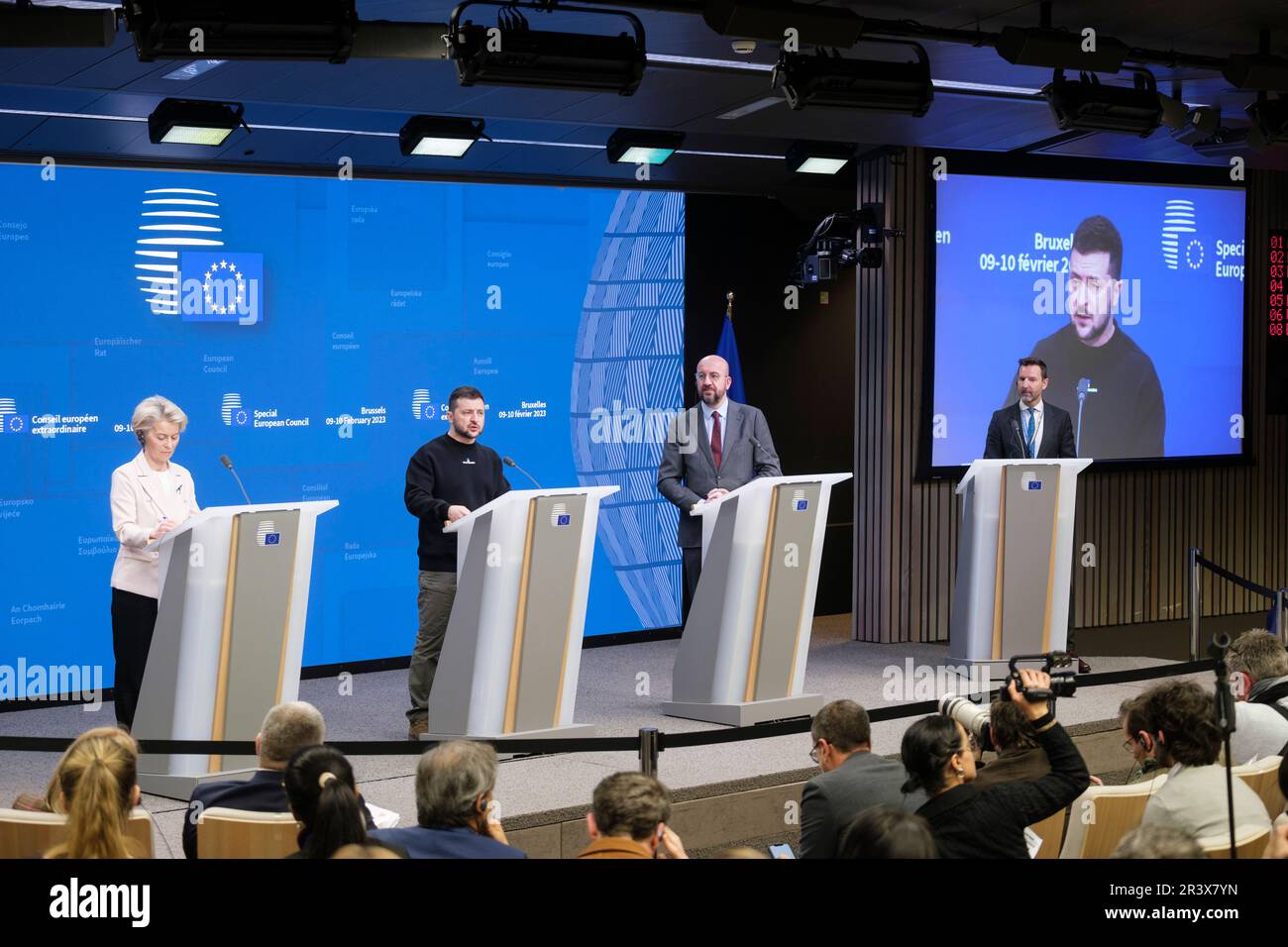 Belgien, Brüssel, 9. Februar 2023: Ukrainischer Präsident Volodymyr Zelensky nimmt an einer Pressekonferenz auf dem Europäischen Gipfel Teil. Ukraine beantragte E Stockfoto