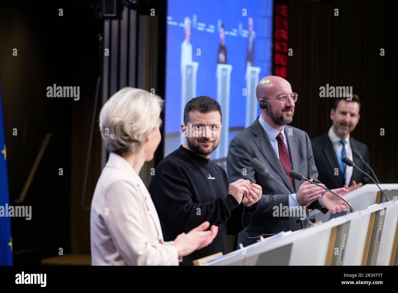 Belgien, Brüssel, 9. Februar 2023: Ukrainischer Präsident Volodymyr Zelensky nimmt an einer Pressekonferenz auf dem Europäischen Gipfel Teil. Ukraine beantragte E Stockfoto