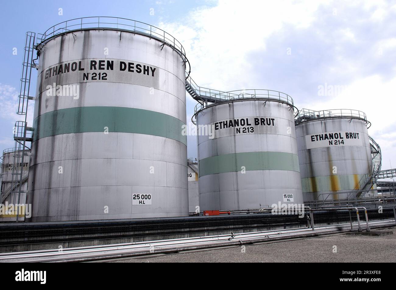 Biokraftstoff, Bioethanol, Anlage von Arcis-sur-Aube (Nordostfrankreich): Ethanollagertanks auf dem Gelände der Cristal Union, Zuckerrüben-Zucker-Ethanol-Industrie Stockfoto