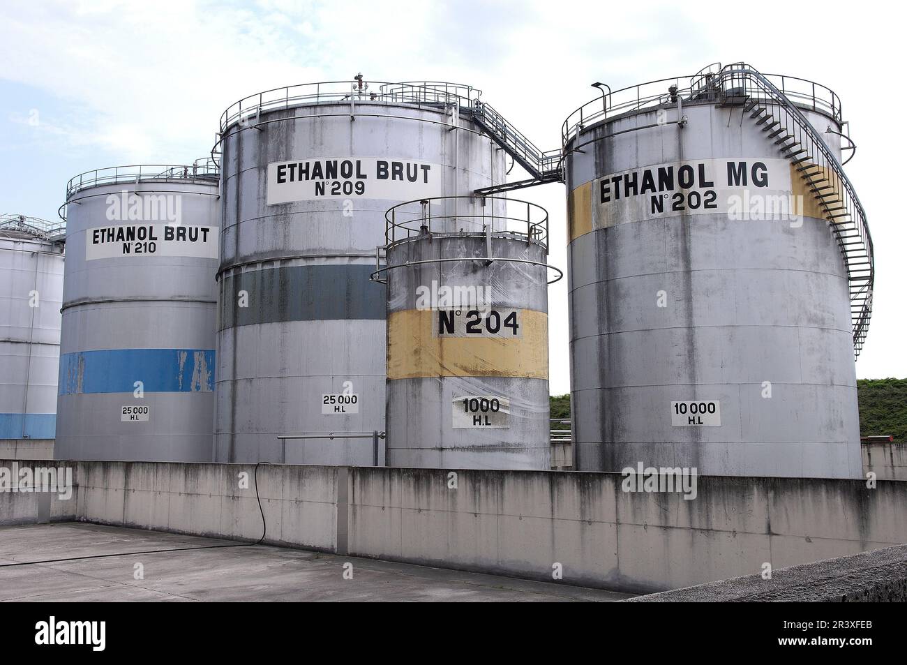 Biokraftstoff, Bioethanol, Anlage von Arcis-sur-Aube (Nordostfrankreich): Ethanollagertanks auf dem Gelände der Cristal Union, Zuckerrüben-Zucker-Ethanol-Industrie Stockfoto