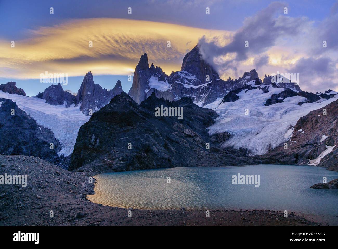 Monte Fitz Roy, - Cerro Chaltén -, 3405 Metropolen, laguna de los Tres, parque nacional Los Glaciares, Republika Argentinien, Patagonia, cono sur, Südamerika. Stockfoto