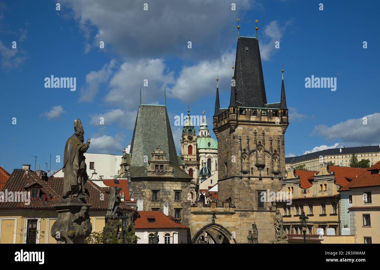 Türme der Kleinseite an der Karlsbrücke in Prag in der tschechischen republik, Europa Stockfoto
