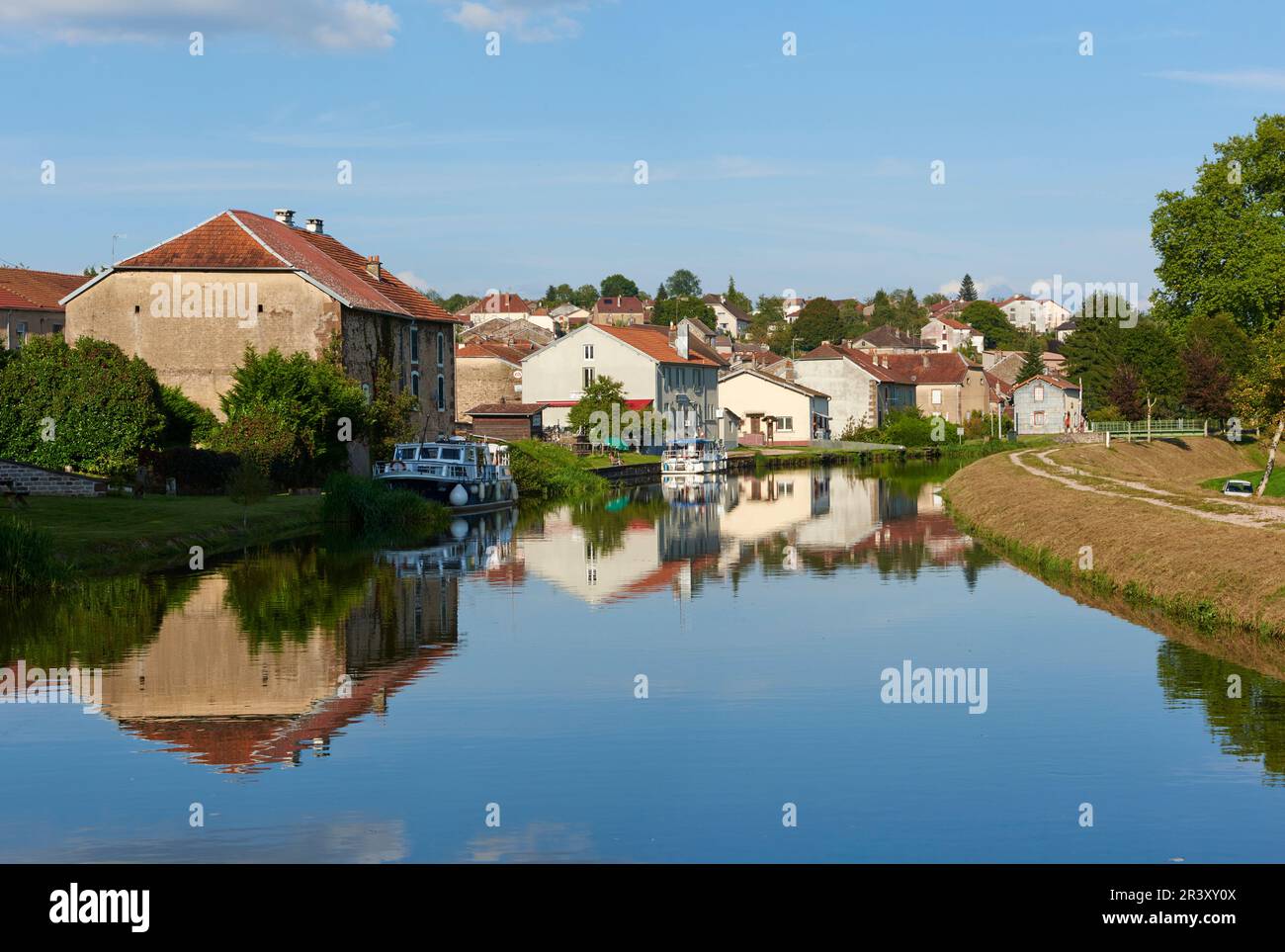 Selles (Nordostfrankreich): Ufer des Canal des Vosges (ehemals Canal de l'Est, südlicher Teil) Stockfoto