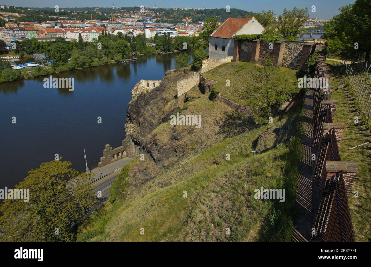 Blick auf die Moldau von Vysehrad in Prag, Tschechien, Europa Stockfoto