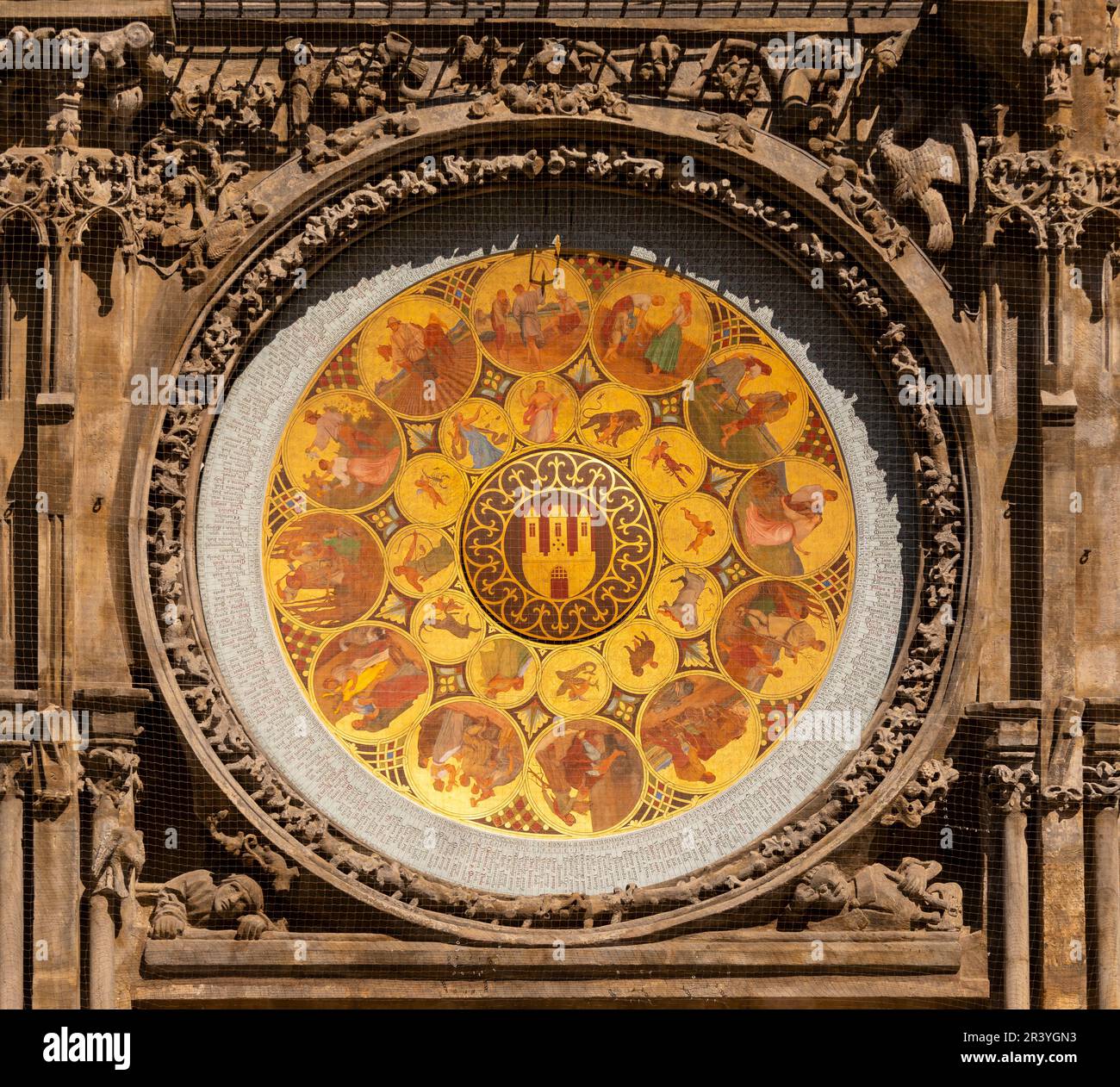 PRAG, TSCHECHISCHE REPUBLIK - Kalenderscheibe, Teil der astronomischen Uhr am Alten Rathaus. Horologe. Prag Orloj. Stockfoto