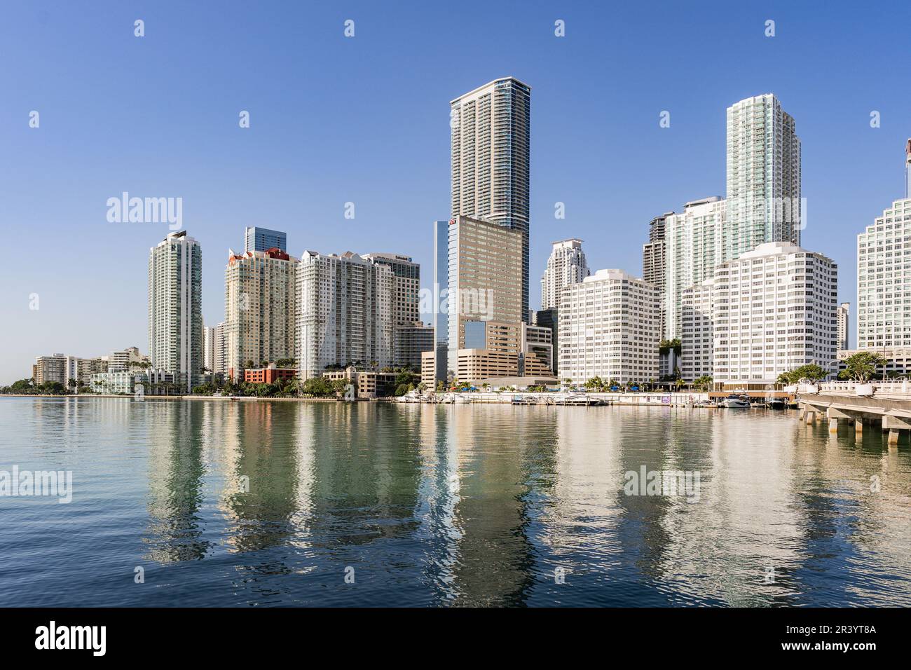 Miami, USA - 5. Dezember 2022. Blick auf die Brickell-Gebäude in Miami Stockfoto