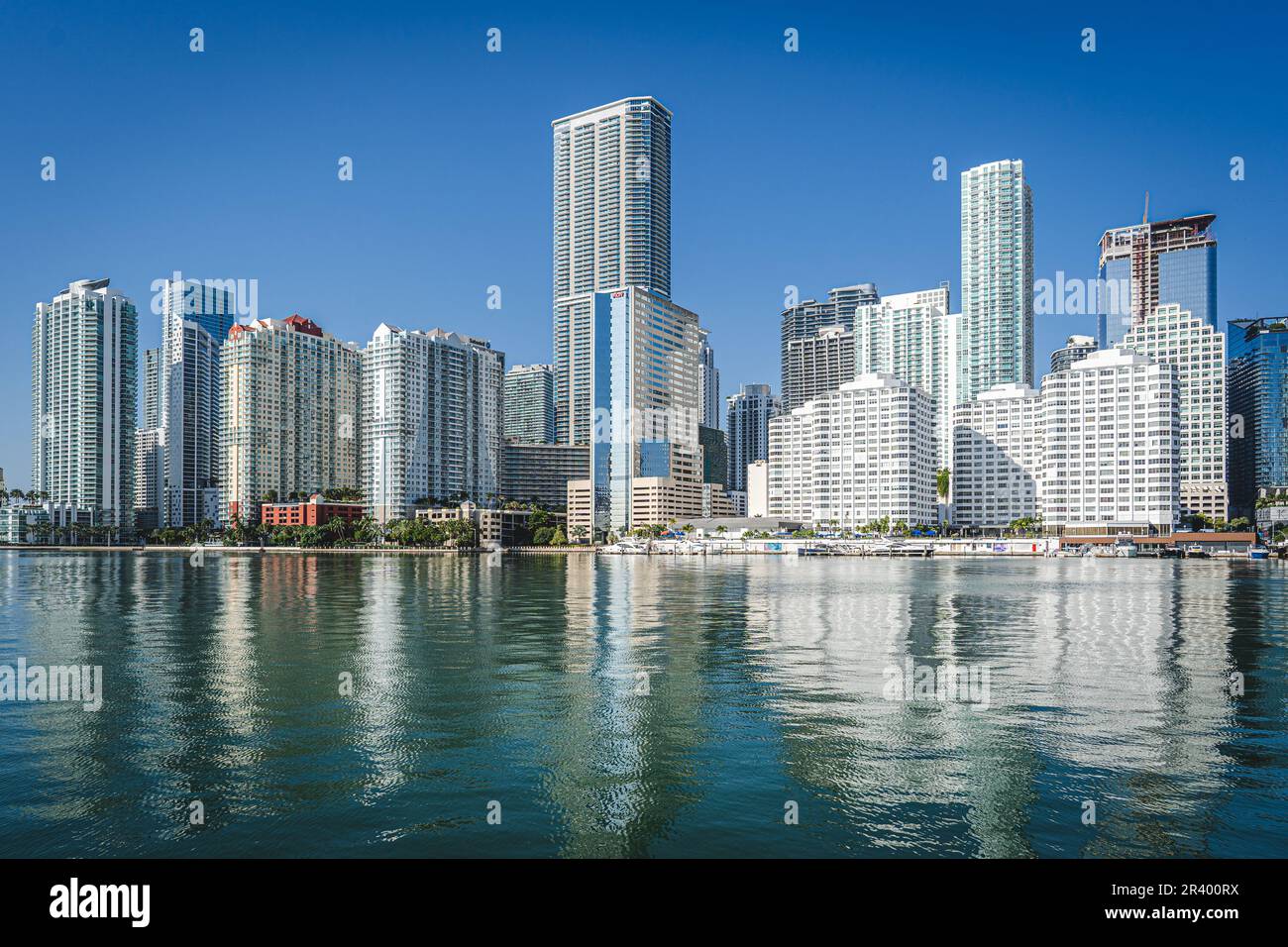 Miami, USA - 5. Dezember 2022. Blick auf die Brickell-Gebäude in Miami Stockfoto