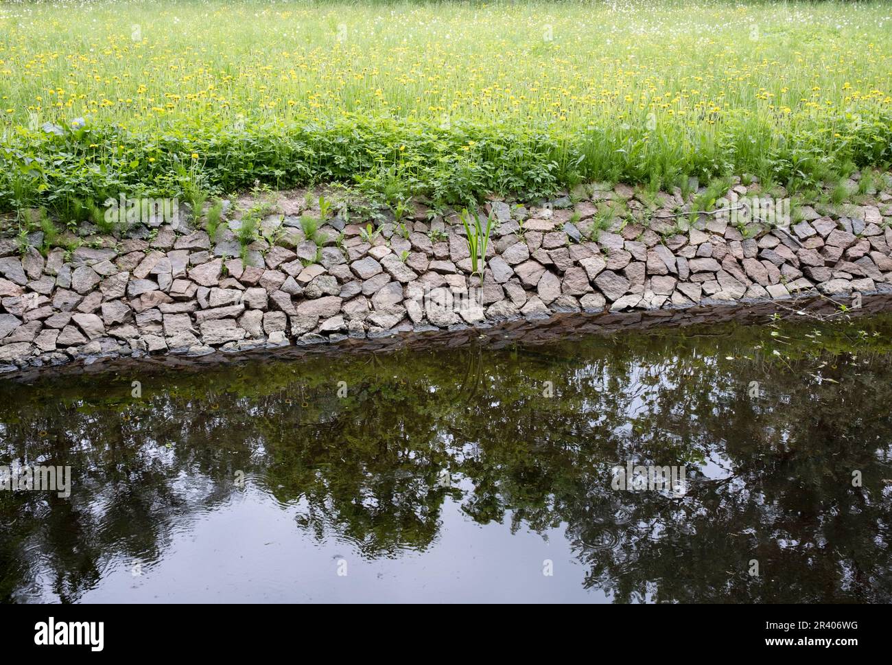 Wasserkanal, Kemeri Resort Park, Lettland Stockfoto